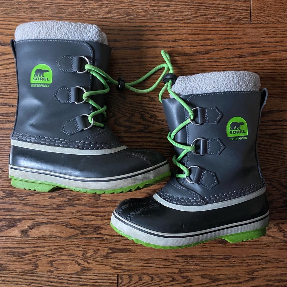 Sorel boys waterproof winter boots